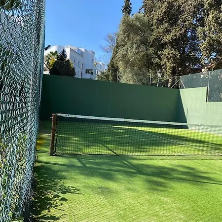 Апартаменты Contemporary Across Club