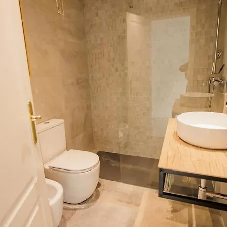 Appartement Contemporary Across Club *