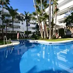 Contemporary Across Club Apartamento *