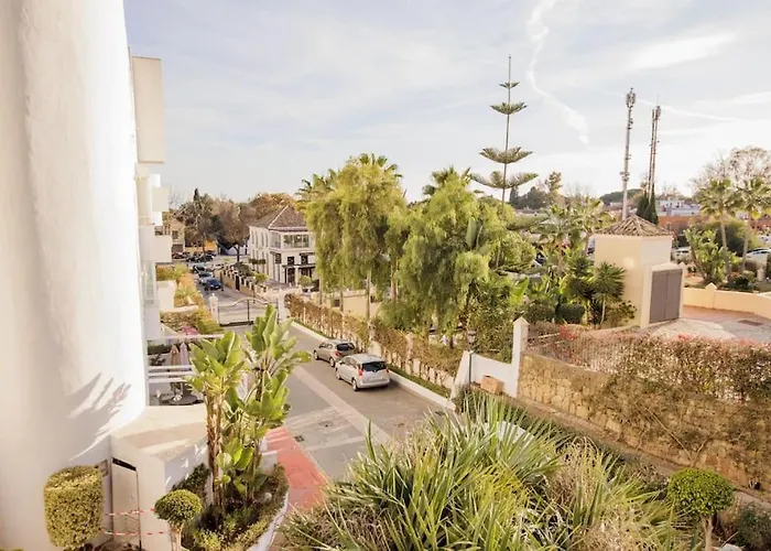 Apartament Contemporary Across Club Marbella