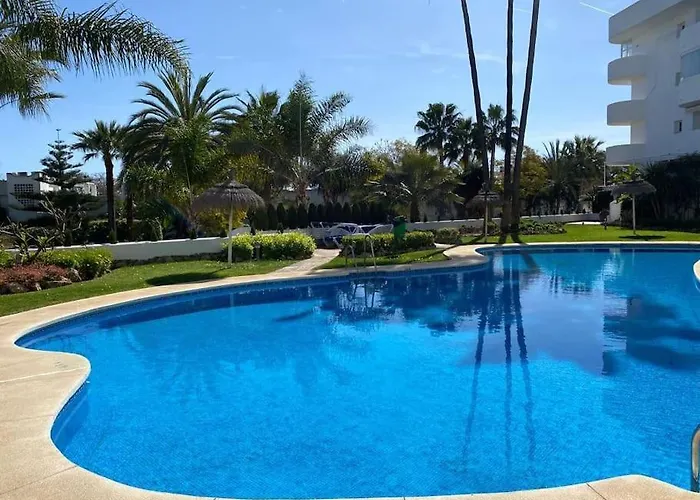 Contemporary Across Club Apartament
