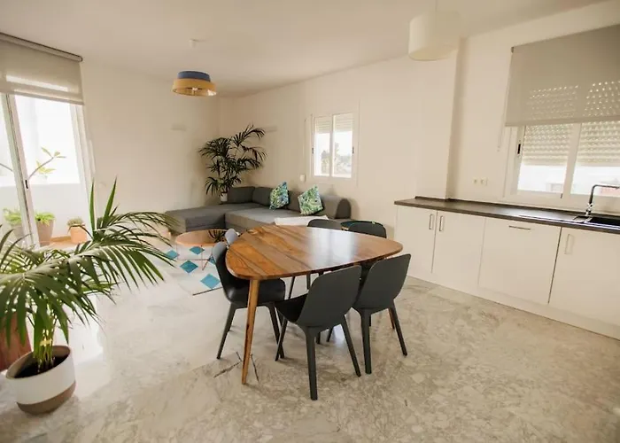 Contemporary Across Club Apartament